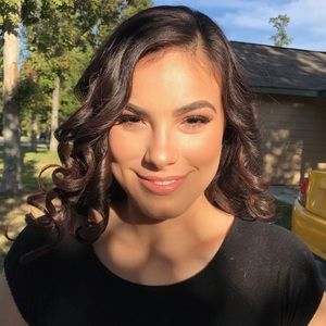 Meet your Posher, Adilene